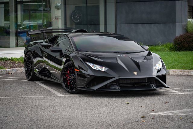 Used 2022 Lamborghini Huracan STO image 3