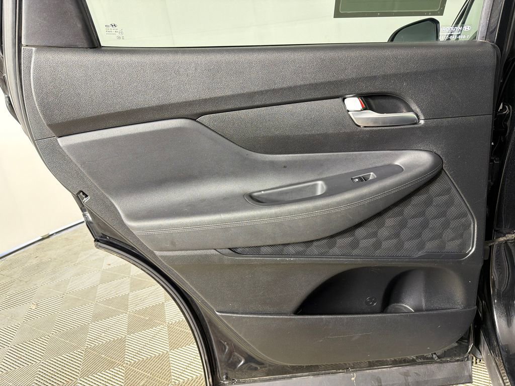 Used 2019 Hyundai Santa Fe SE FWD image 21