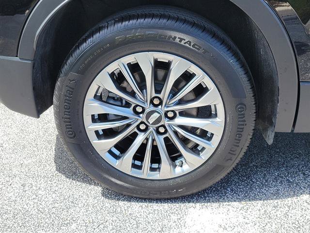 Certified 2025 Cadillac XT4 Premium Luxury FWD image 5