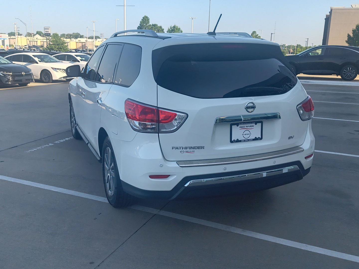 Used 2016 Nissan Pathfinder SV FWD image 8