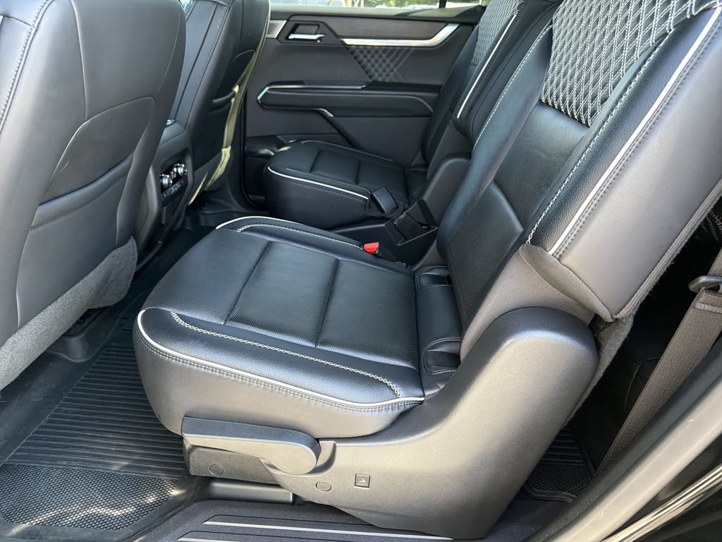 Used 2025 GMC Acadia Denali w/ Super Cruise Package FWD image 18