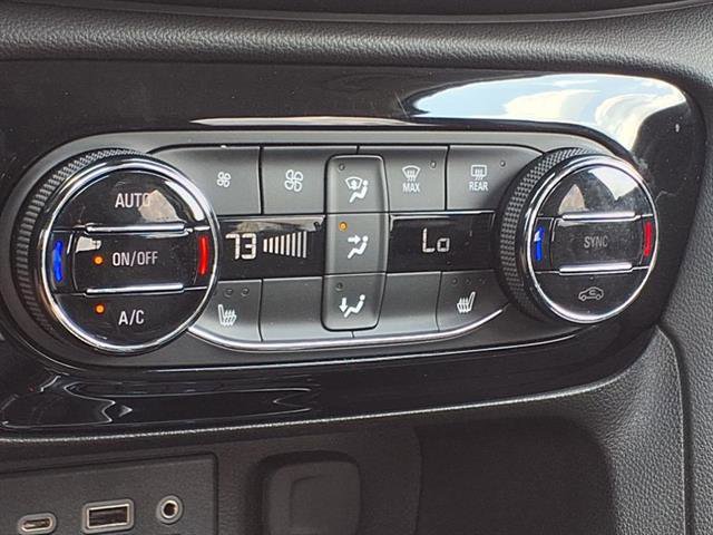 Used 2023 Buick Encore GX Select w/ Sport Touring Package image 4