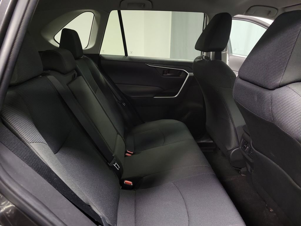 Used 2022 Toyota RAV4 LE image 21