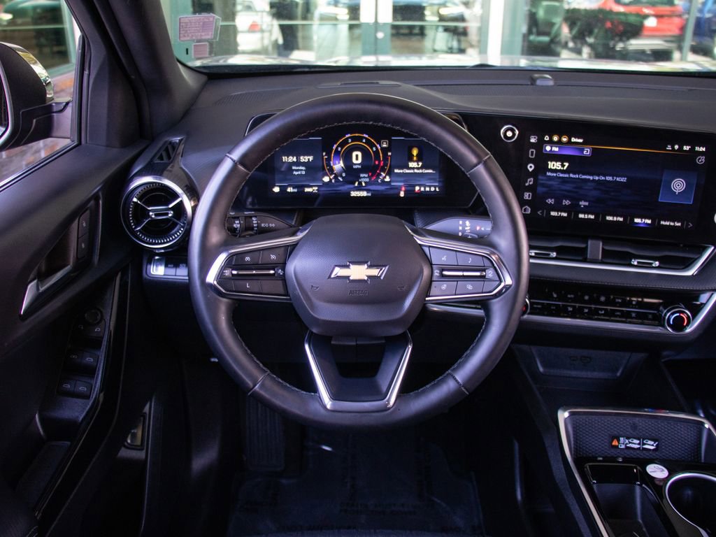 Used 2025 Chevrolet Equinox LT w/ Convenience Package II image 12