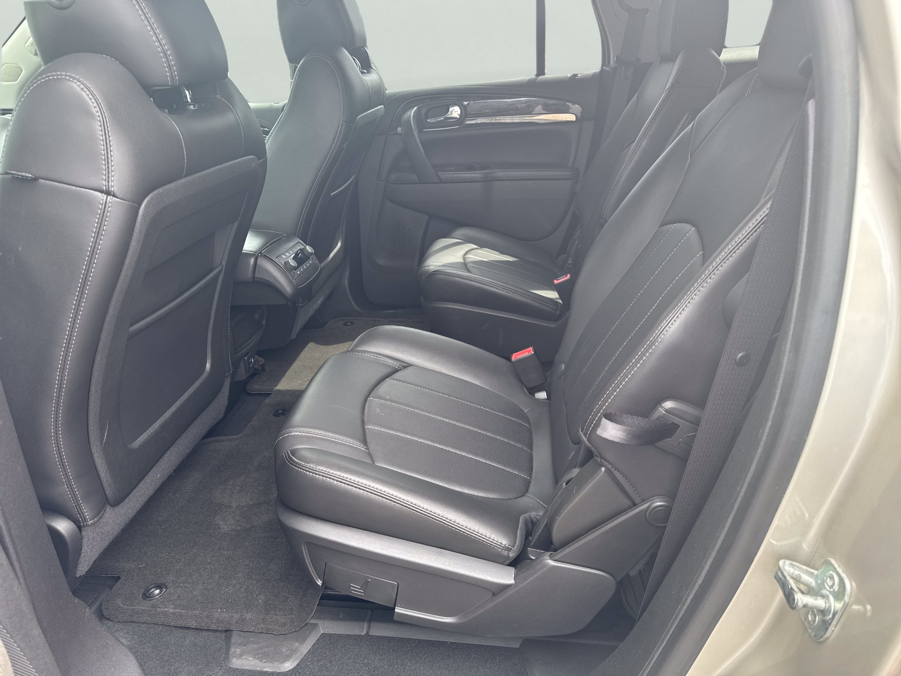 Used 2017 Buick Enclave Premium w/ Experience Buick Package FWD image 22