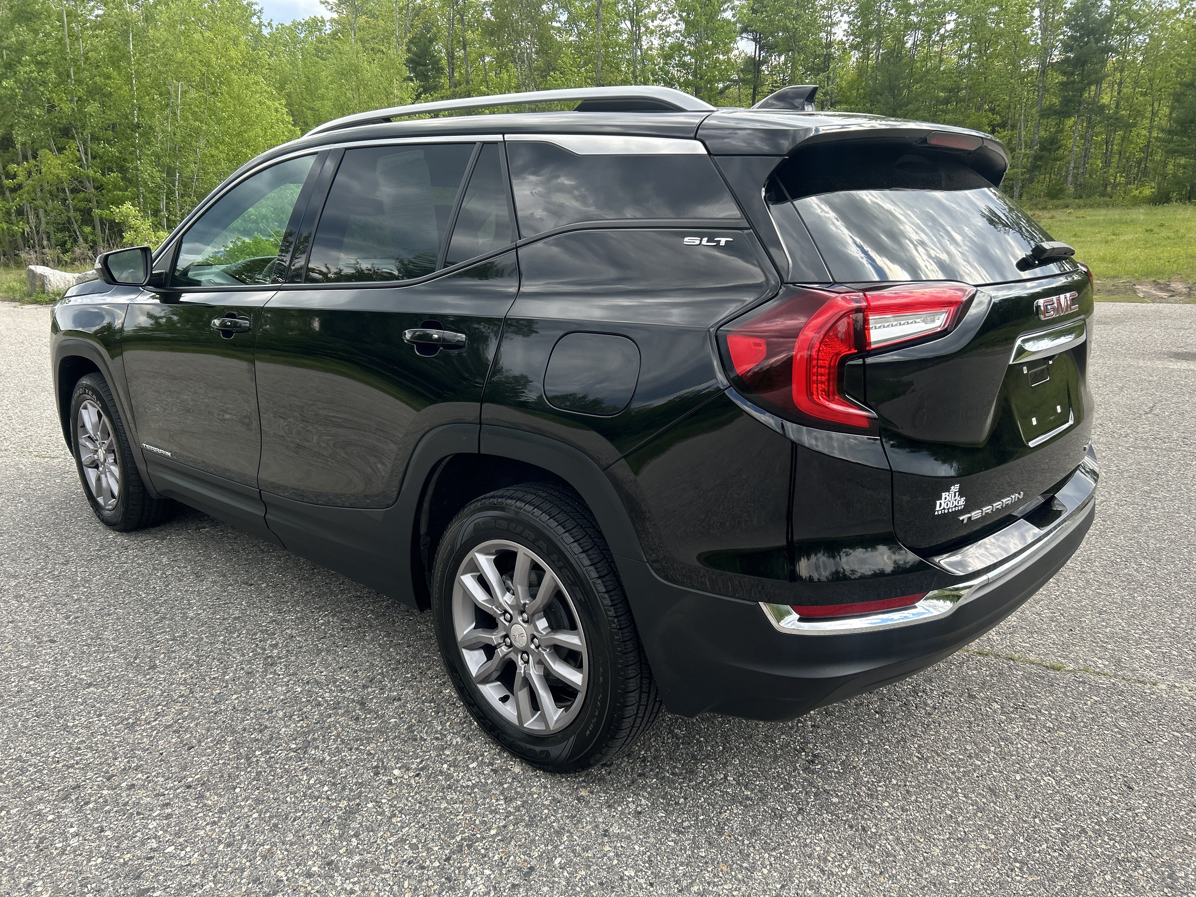 Used 2024 GMC Terrain SLT AWD/4WD image 7