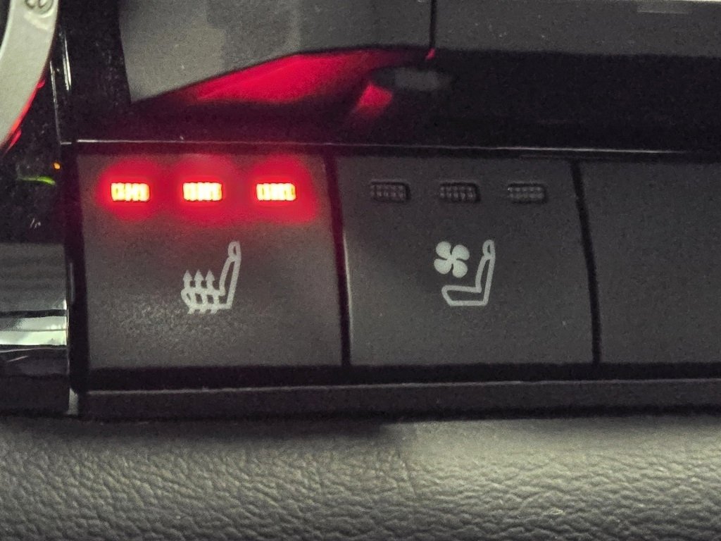 Used 2023 Toyota Tundra Platinum image 9