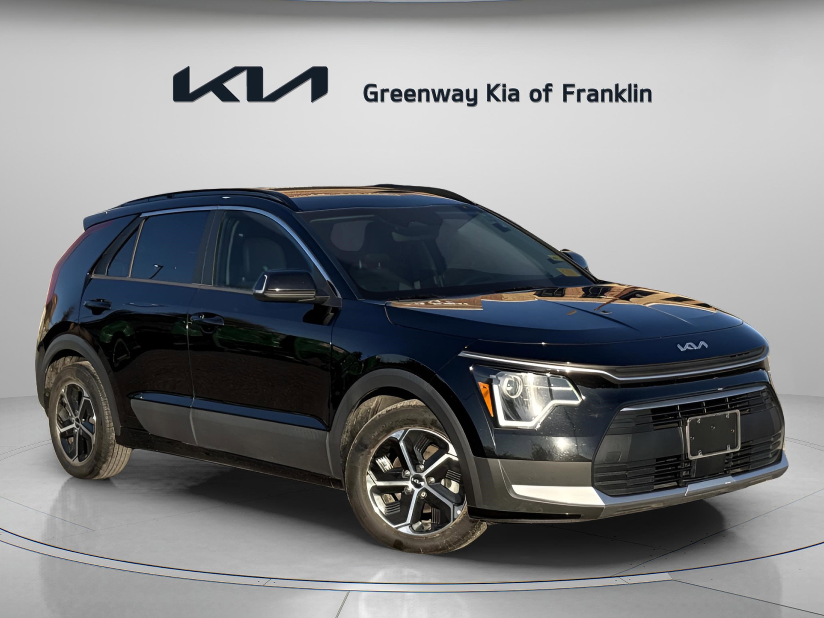 Used 2024 Kia Niro EX w/ EX Cold Weather Package image 1