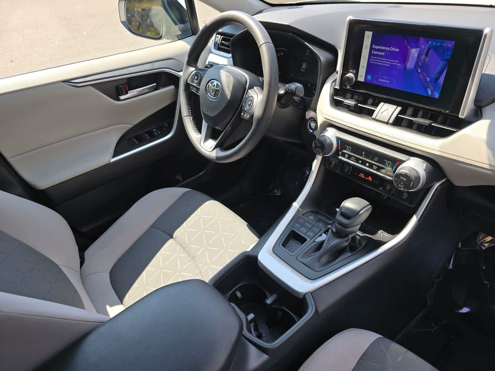 Used 2025 Toyota RAV4 XLE w/ Convenience Package AWD/4WD image 30