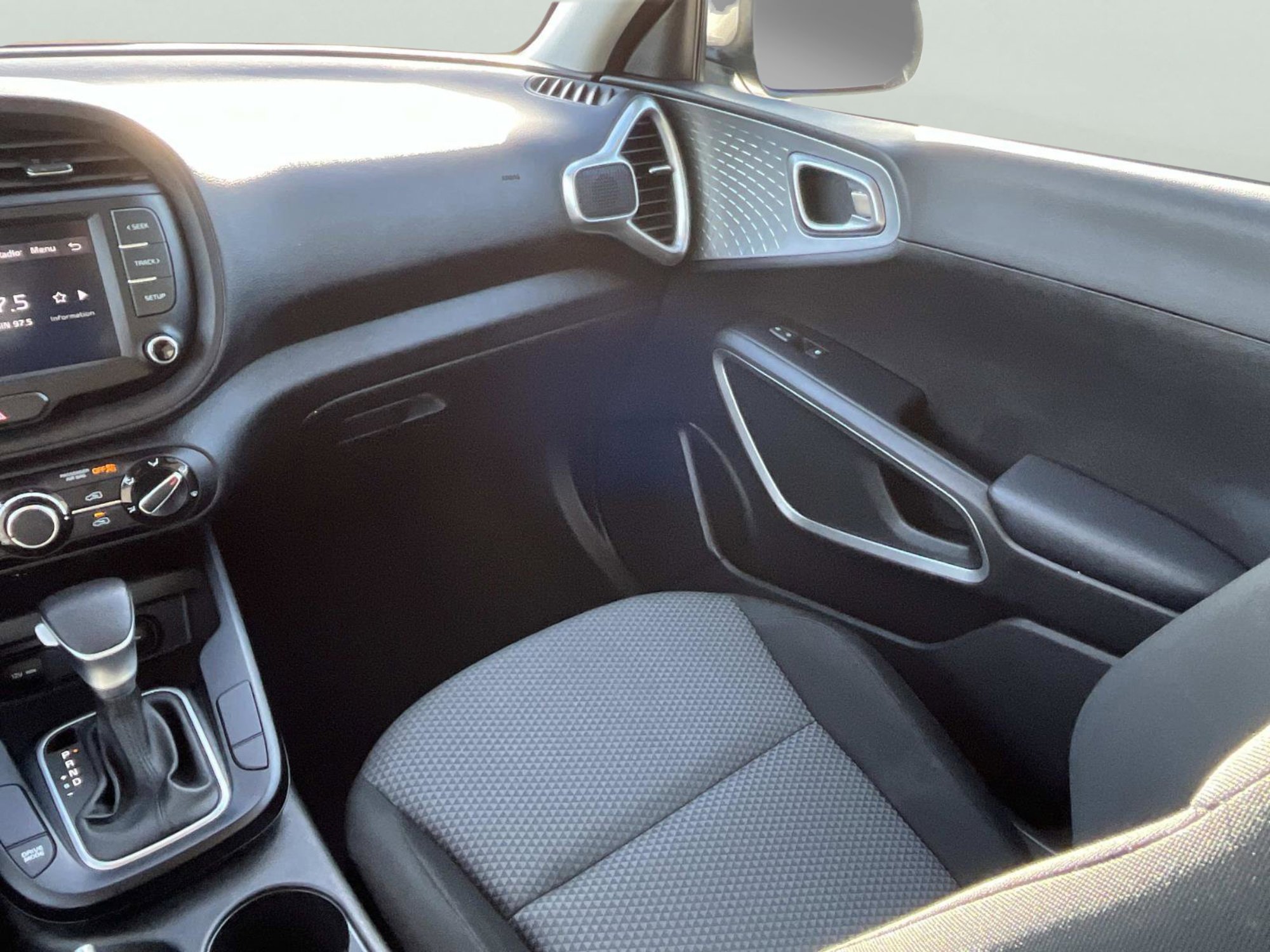 Certified 2023 Kia Soul LX w/ Option Group 015 image 14