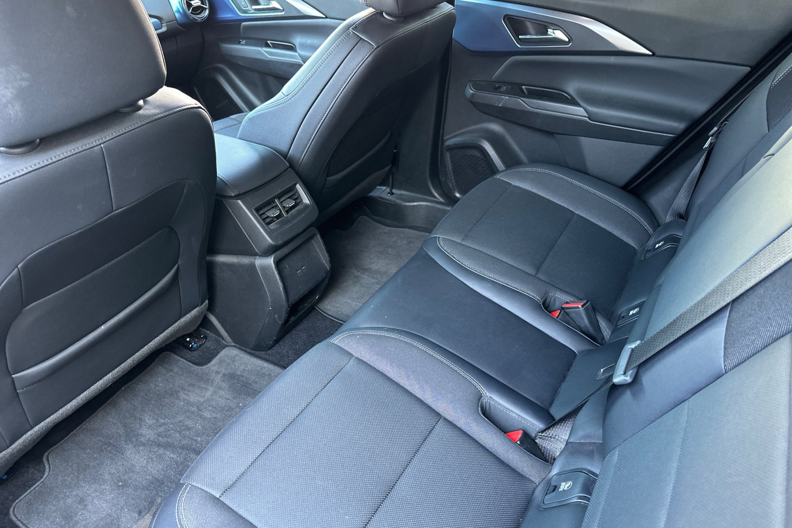 Used 2024 Chevrolet Equinox EV LT FWD image 15
