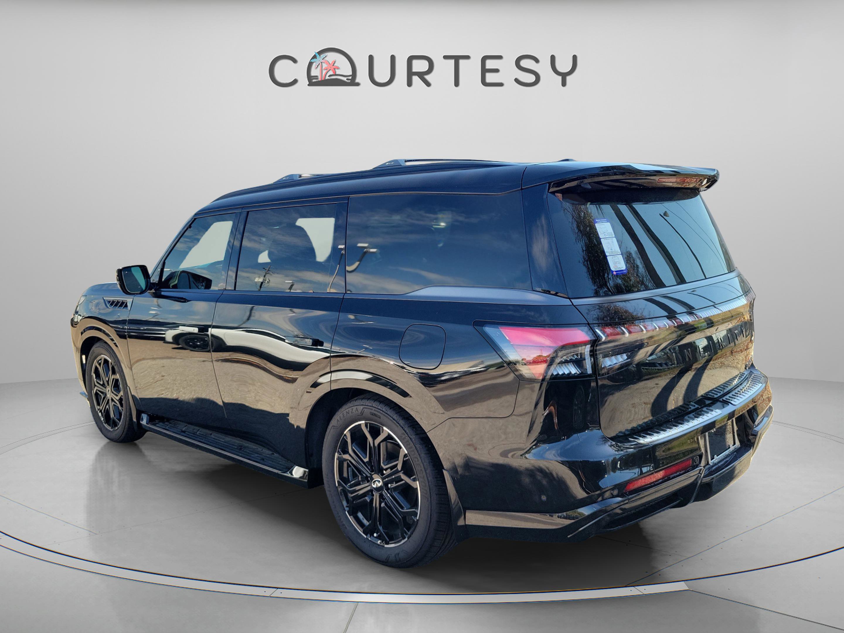 Used 2026 INFINITI QX80 4WD w/ Sport Exterior Package image 3