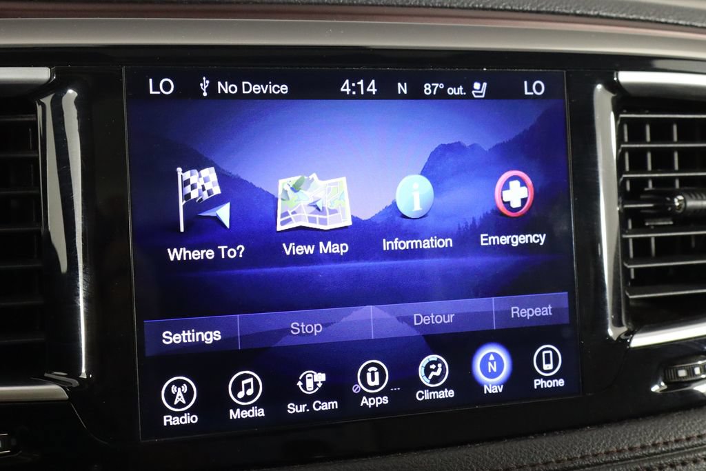 Used 2017 Chrysler Pacifica Limited w/ UConnect Theater Package FWD image 37