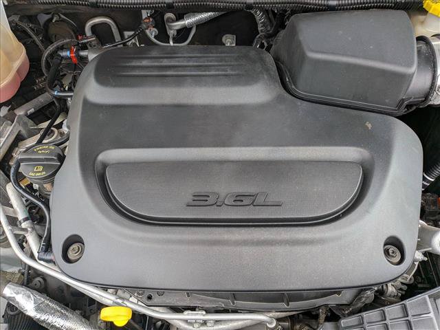 Used 2021 Chrysler Pacifica Touring-L w/ Uconnect Theater Family Group FWD image 20