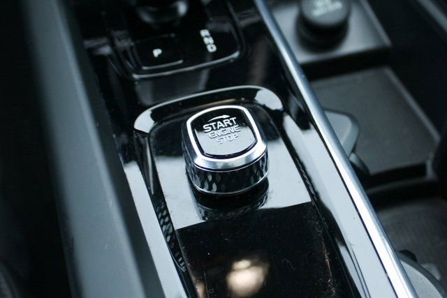 Used 2025 Volvo V60 B5 Cross Country Plus image 20