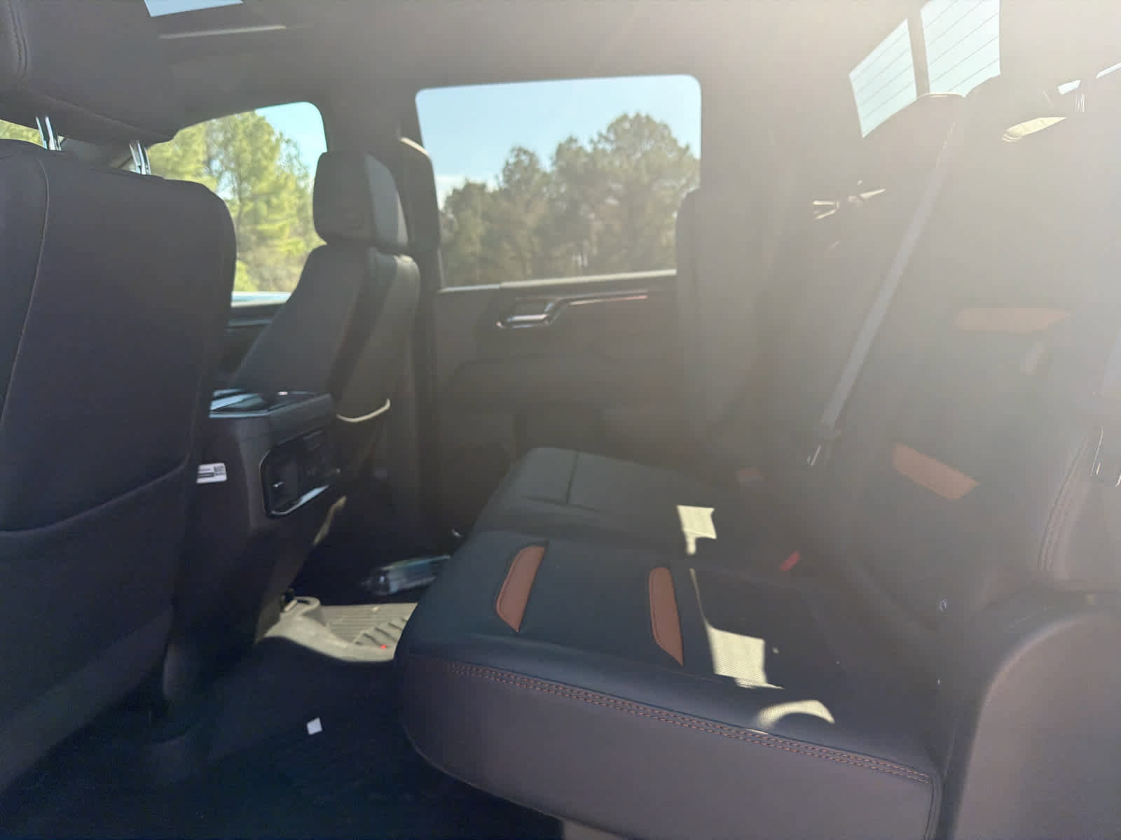 Used 2025 GMC Sierra 2500 AT4 w/ AT4 Premium Plus Package image 11