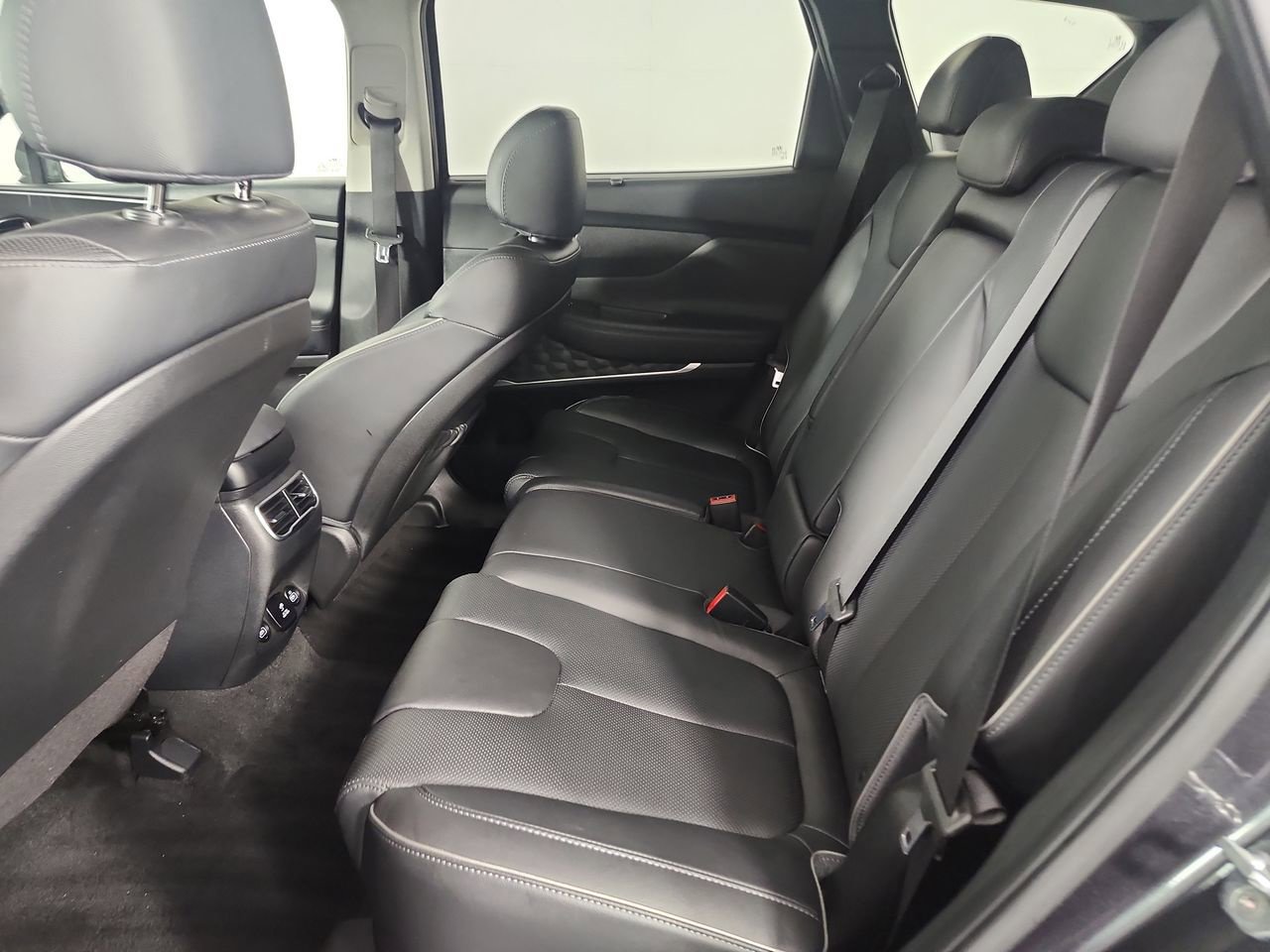 Used 2022 Hyundai Santa Fe Limited AWD/4WD image 22