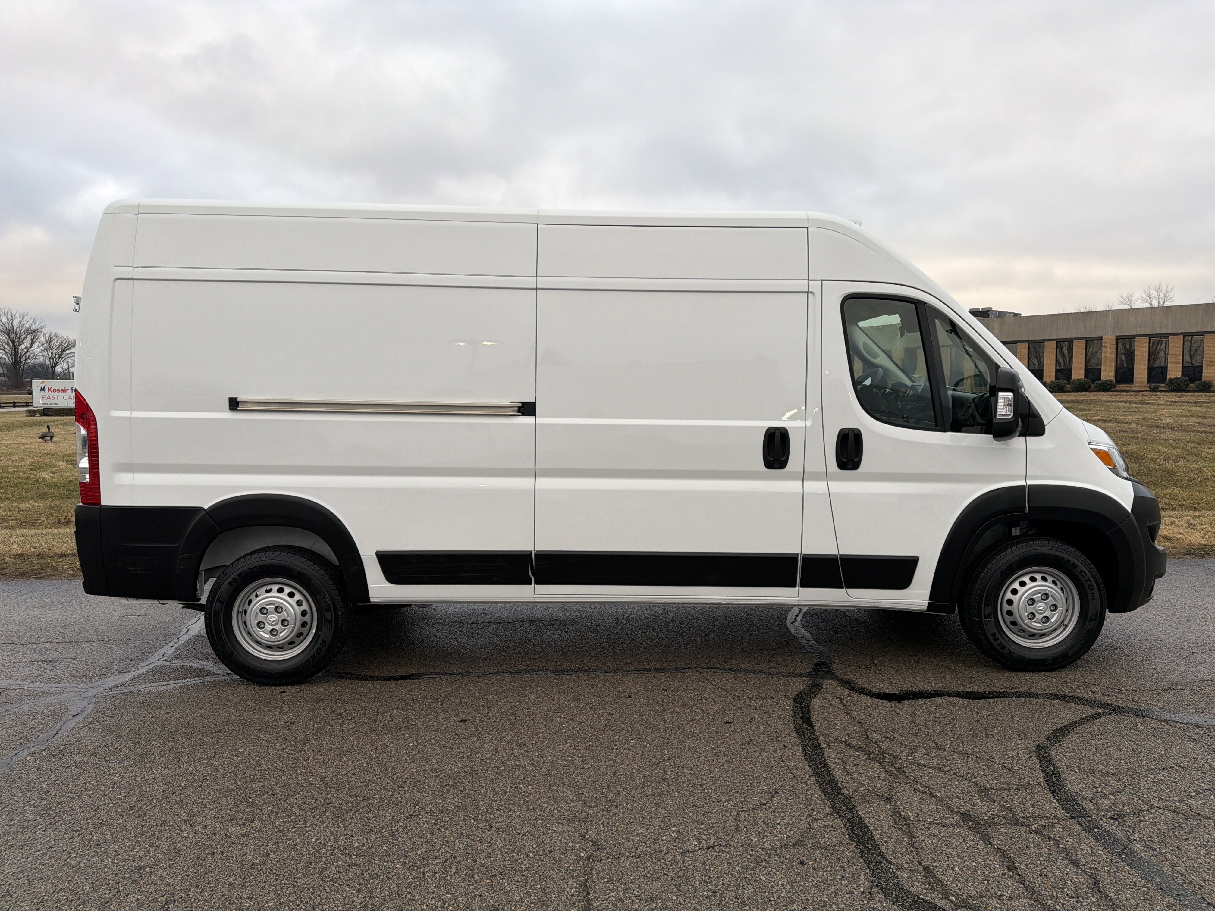 Used 2024 RAM ProMaster 2500 image 8