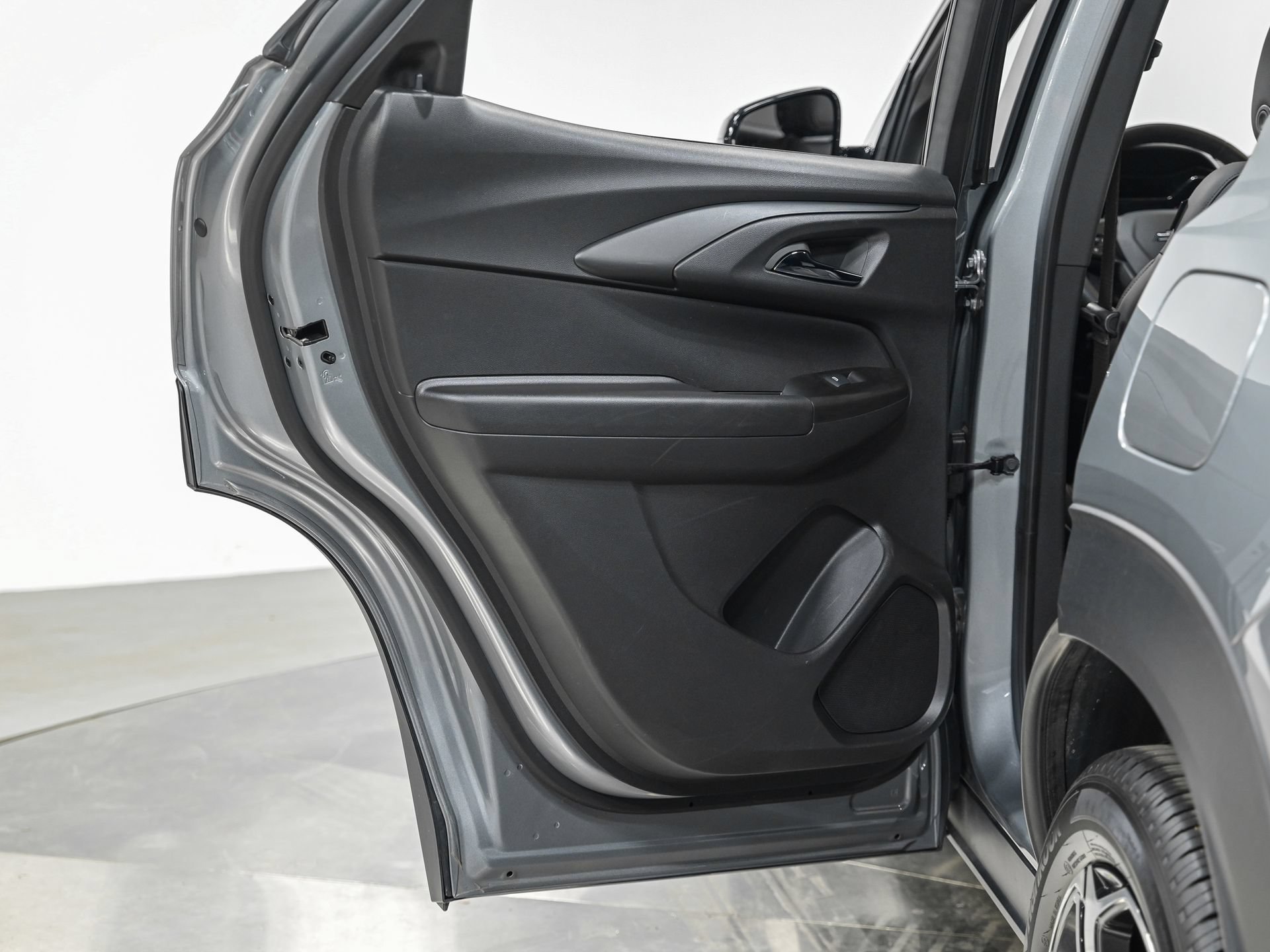 Used 2023 Chevrolet TrailBlazer RS FWD image 28