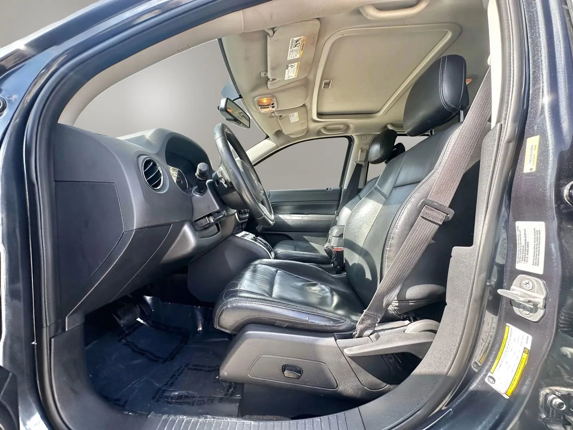 Used 2015 Jeep Compass High Altitude FWD image 16