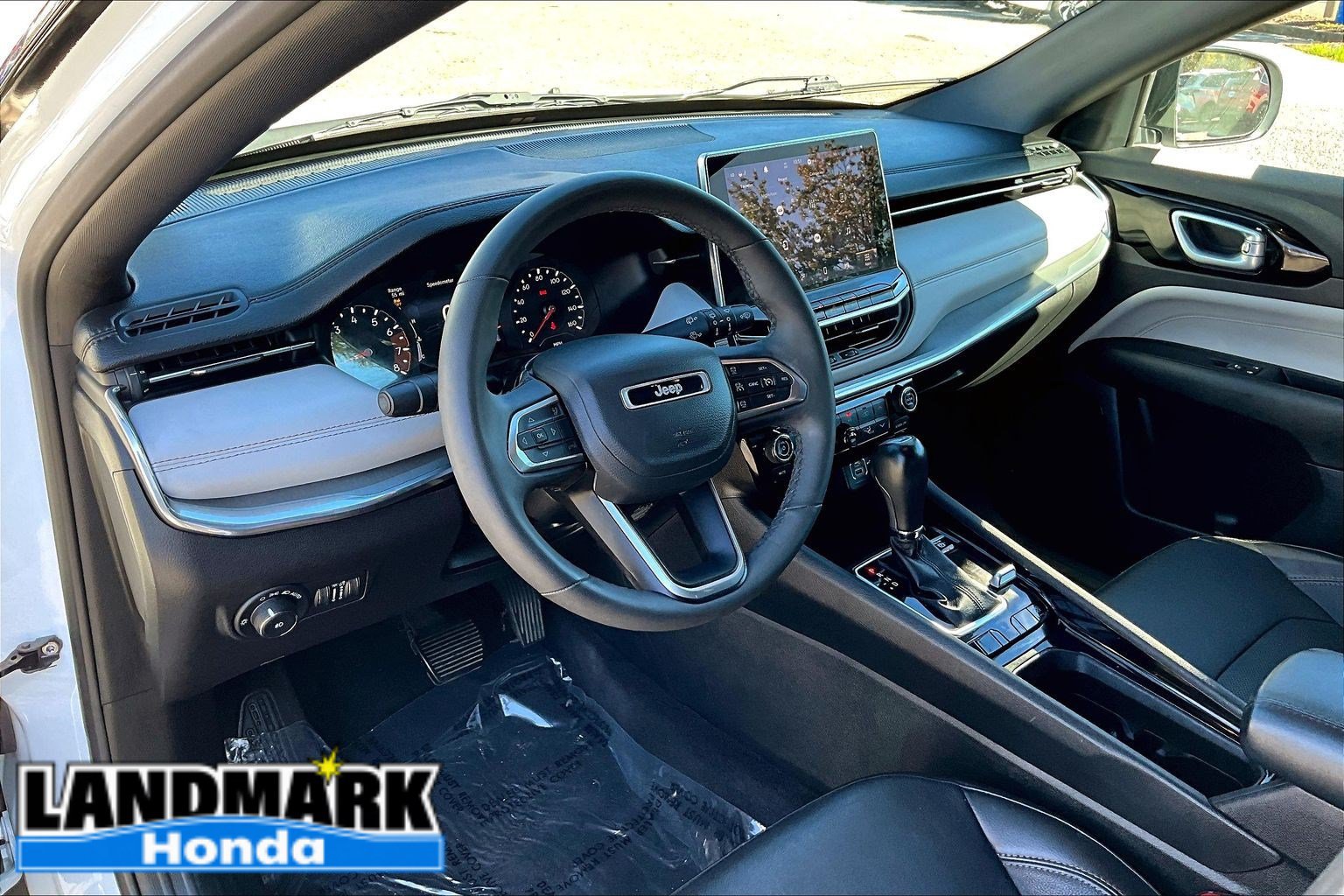 Used 2023 Jeep Compass Limited AWD/4WD image 13
