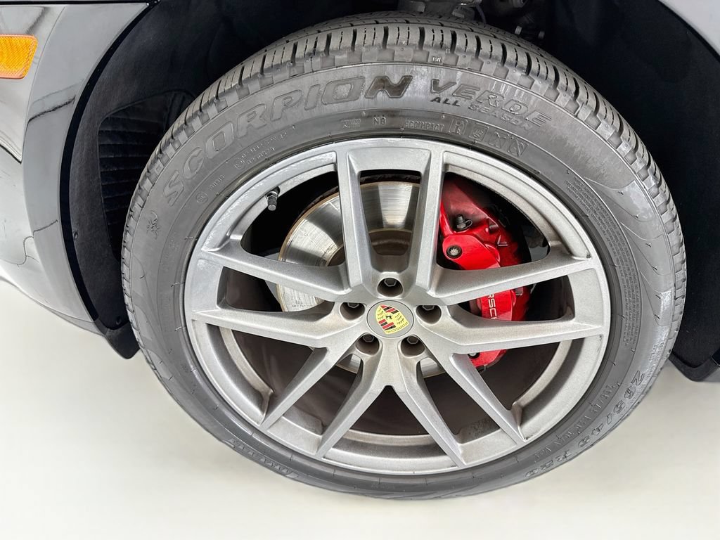 Certified 2025 Porsche Macan S AWD/4WD image 30