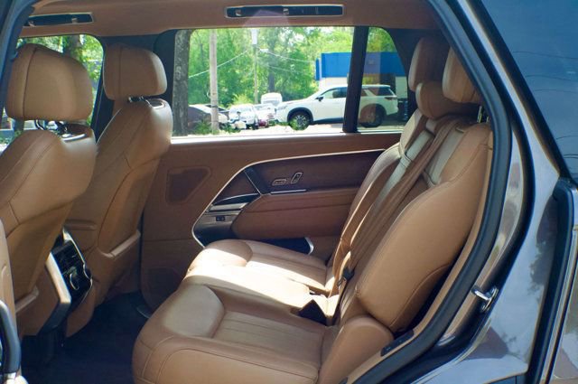 Used 2025 Land Rover Range Rover Long Wheelbase SE AWD/4WD image 44