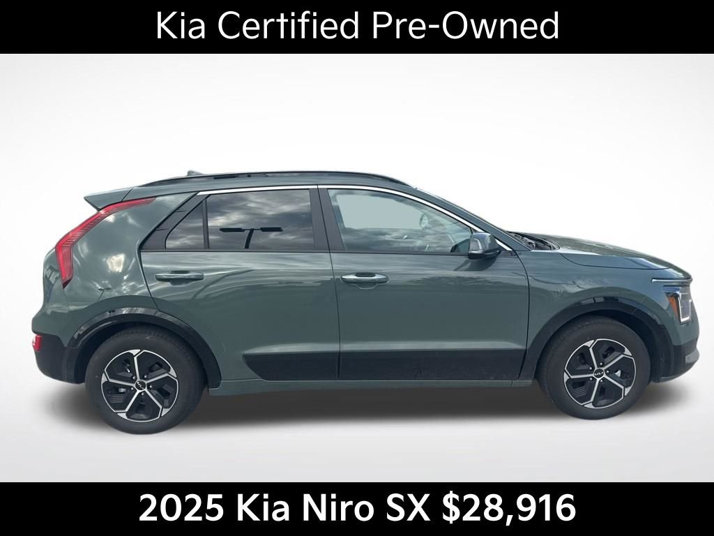 Certified 2025 Kia Niro SX video 2