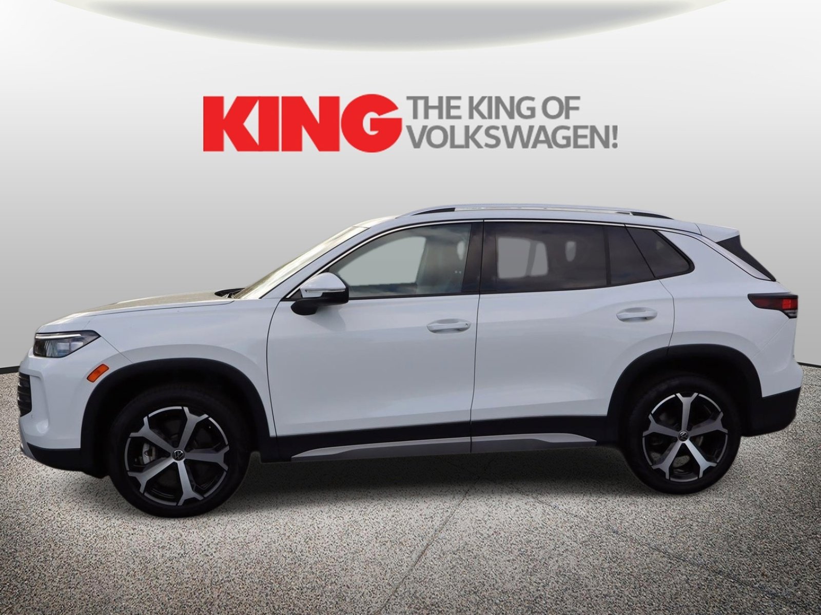 Certified 2025 Volkswagen Tiguan SE w/ Panoramic Sunroof Package image 7