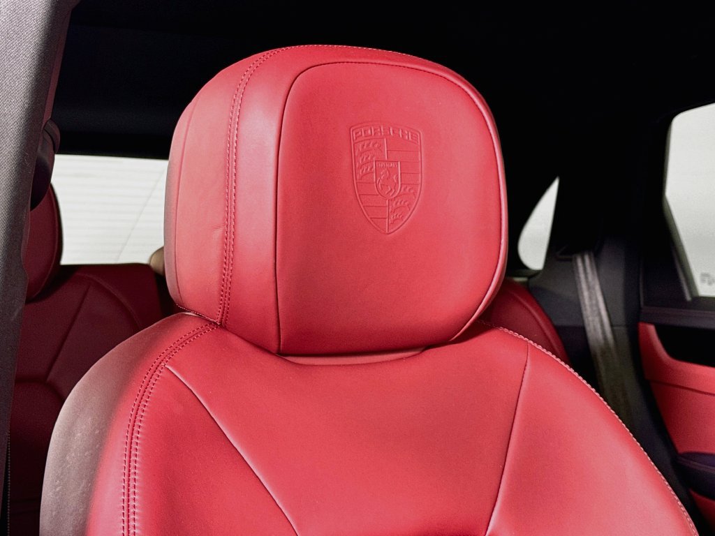 Certified 2023 Porsche Cayenne AWD/4WD image 23