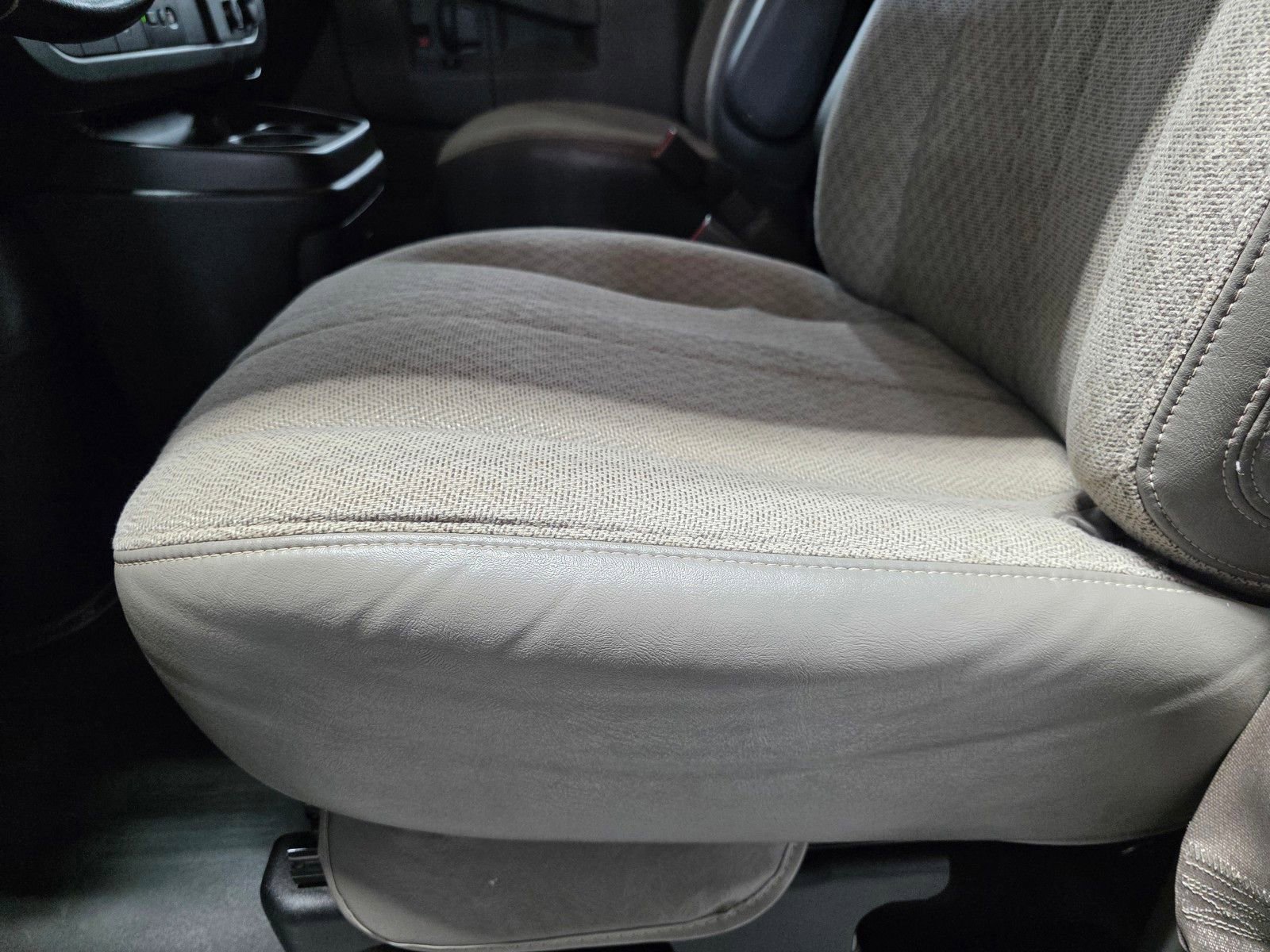 Used 2021 Chevrolet Express 2500 w/ Driver Convenience Package image 27