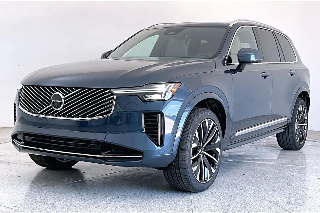 New 2026 Volvo XC90 B5 Plus AWD/4WD image 2