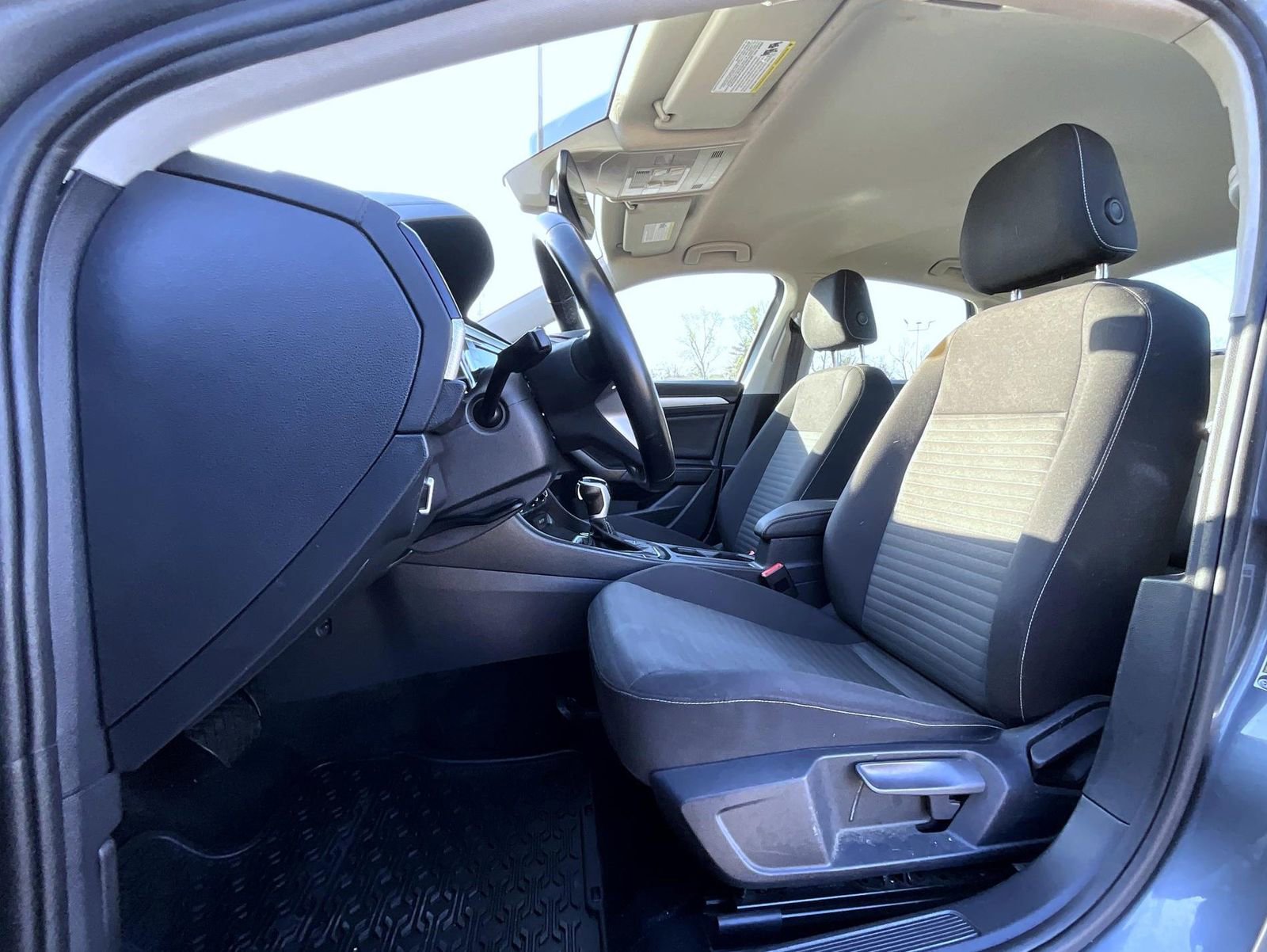 Used 2024 Volkswagen Jetta S image 11