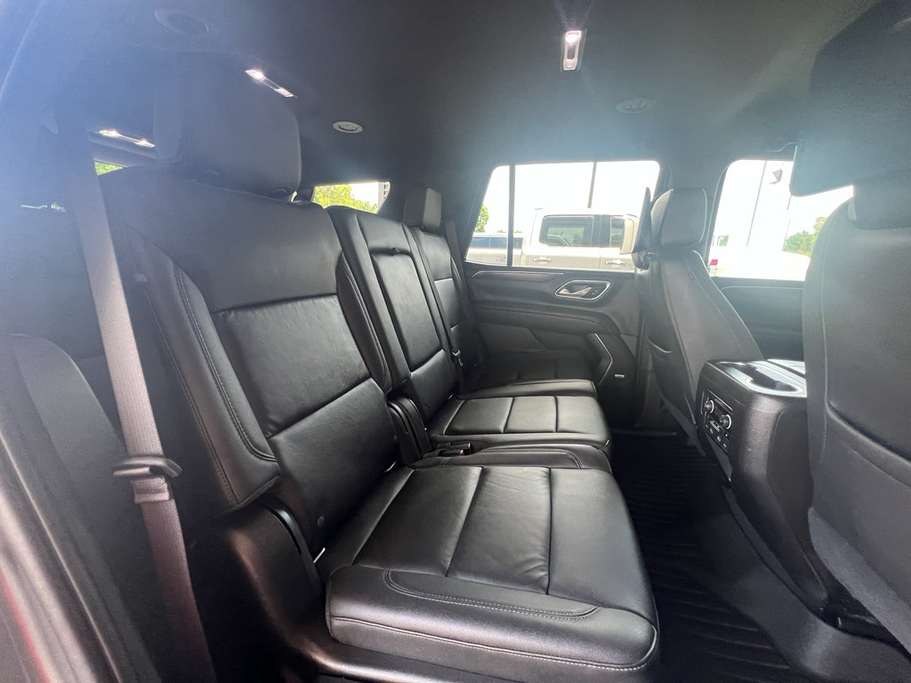 Used 2021 Chevrolet Tahoe Z71 w/ Z71 Off-Road Package AWD/4WD image 18