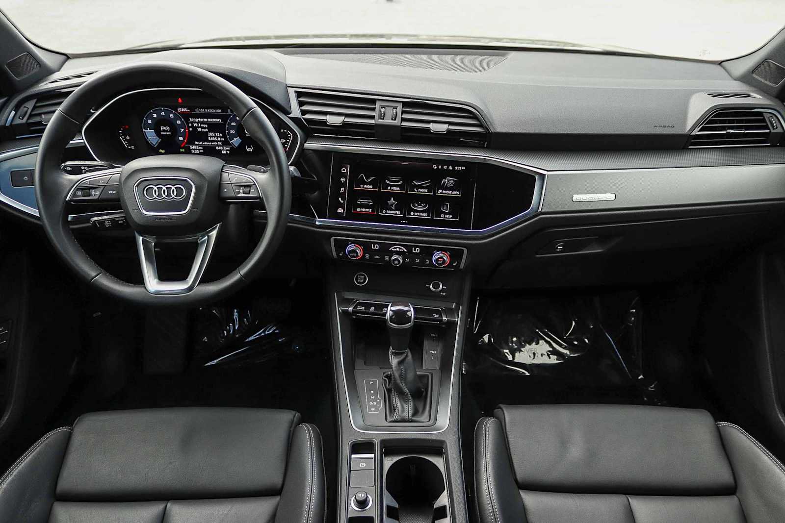 Used 2025 Audi Q3 2.0T Premium w/ Convenience Package AWD/4WD image 16