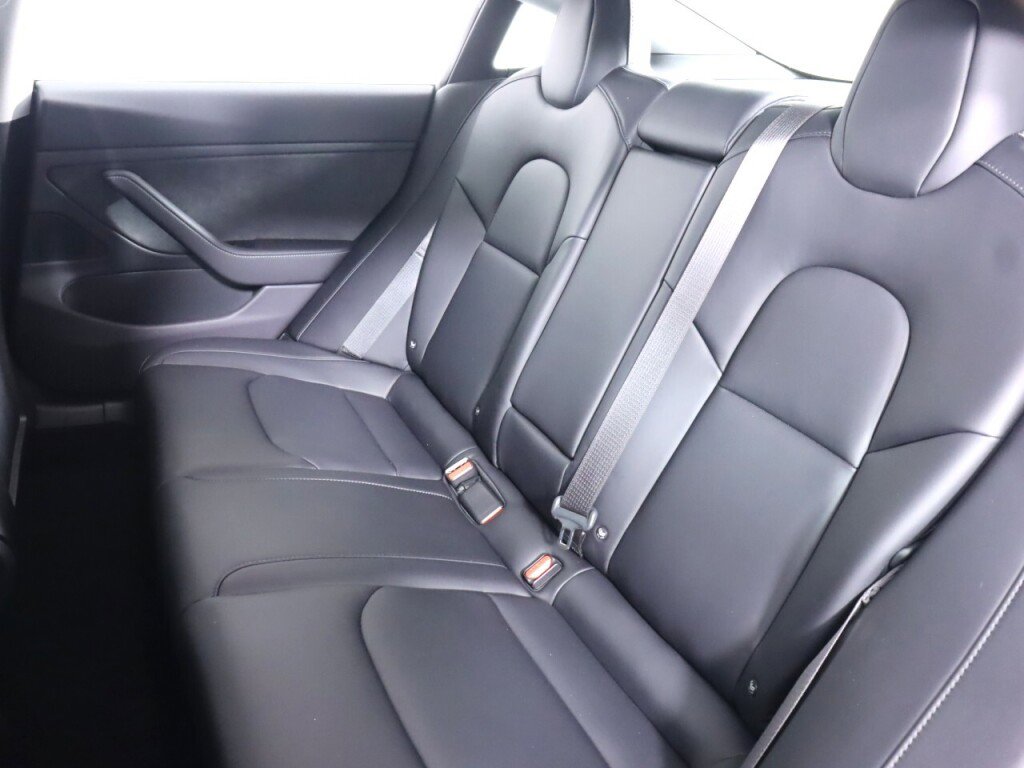 Used 2018 Tesla Model 3 Long Range RWD image 33