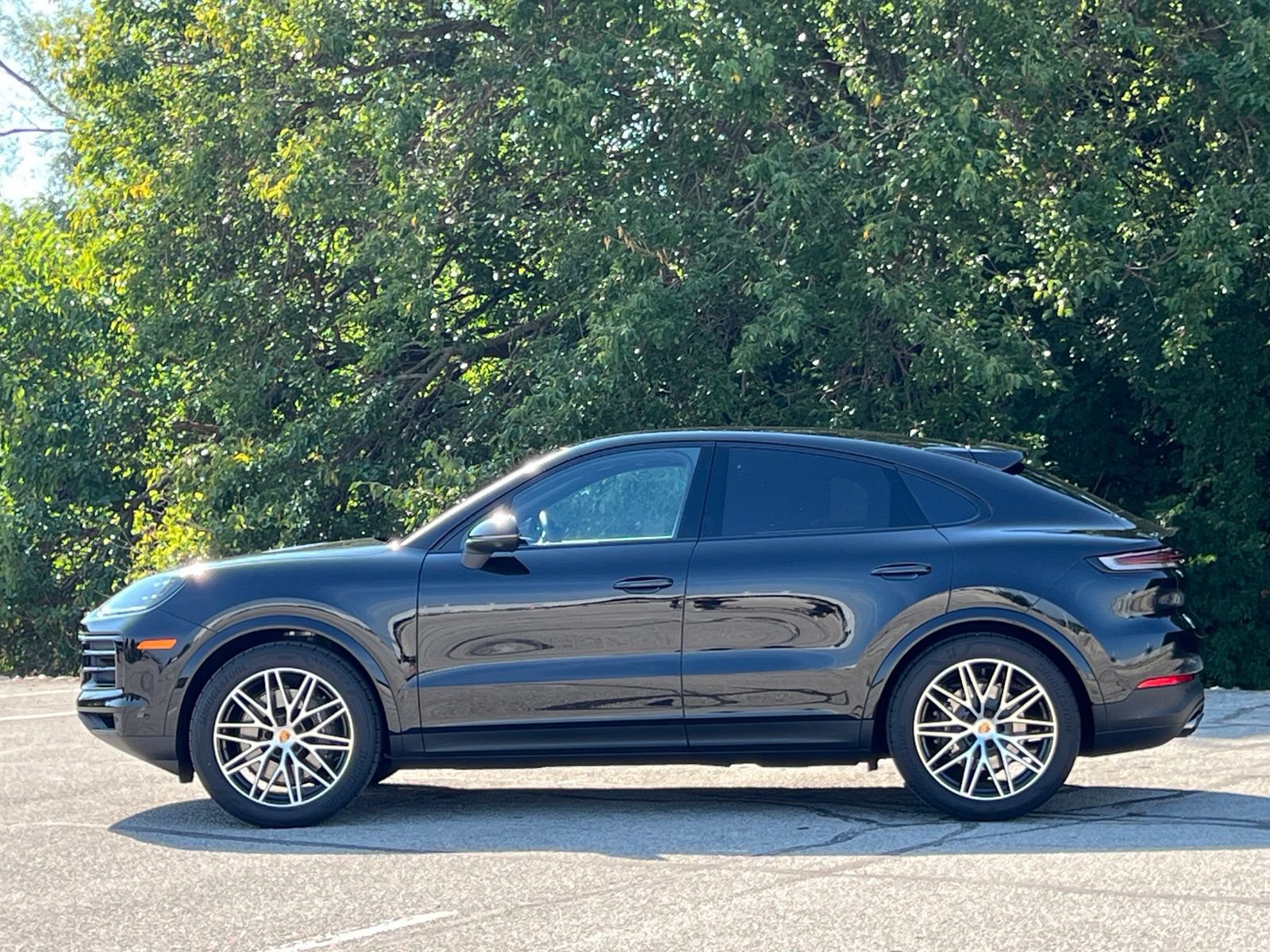 New 2026 Porsche Cayenne Coupe AWD/4WD image 2