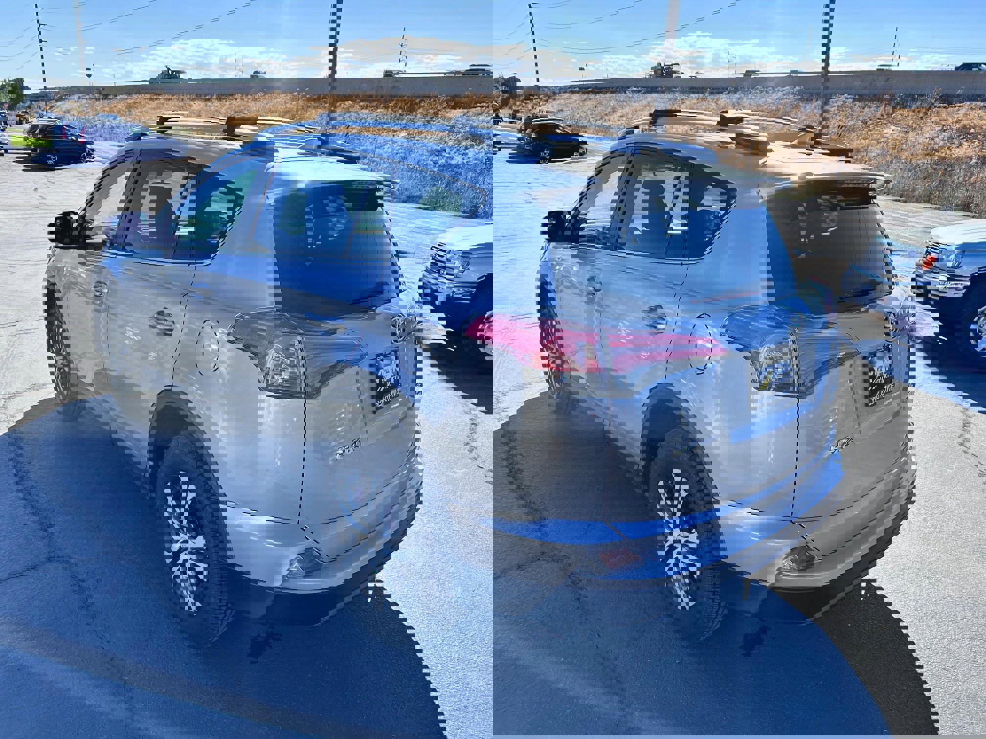 Used 2016 Toyota RAV4 LE image 4