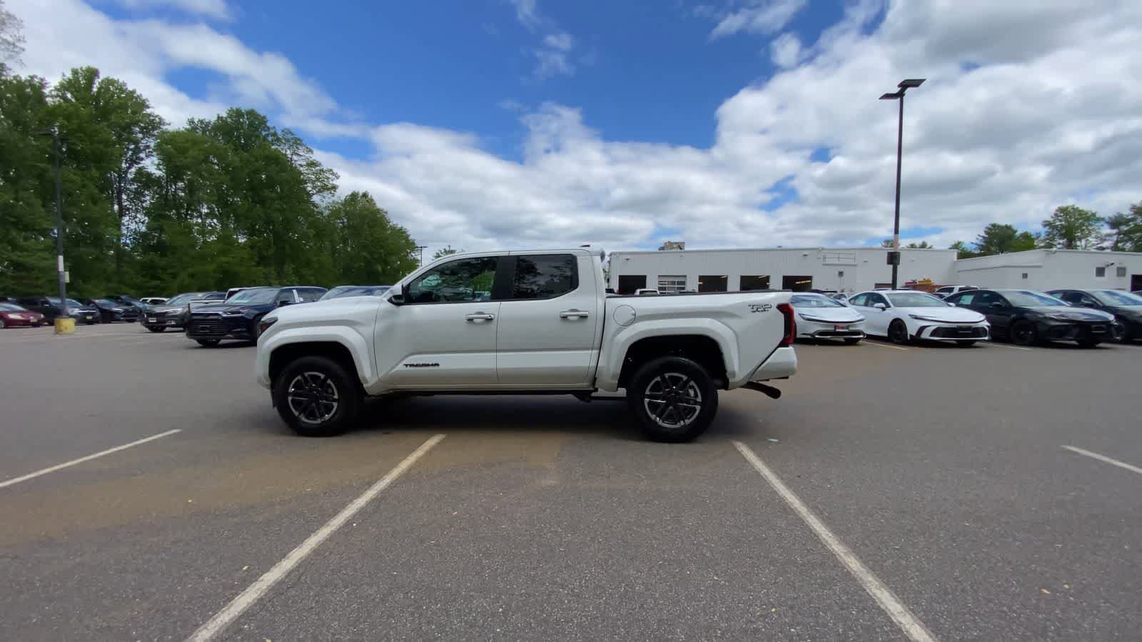 Used 2026 Toyota Tacoma TRD Sport AWD/4WD image 5