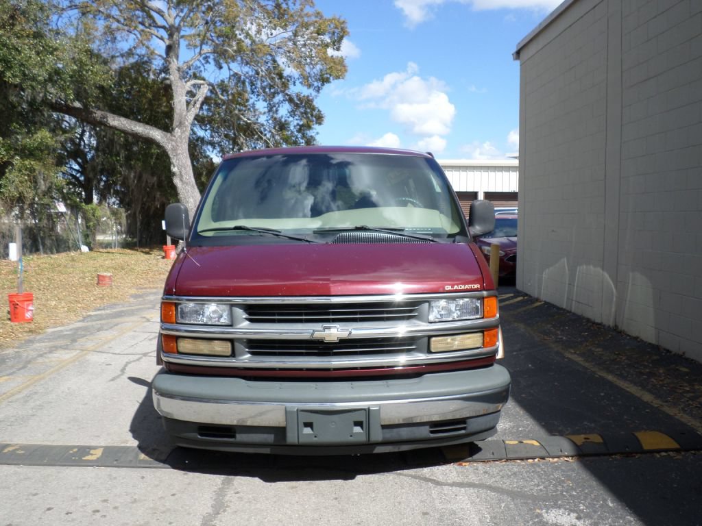 Used 2000 Chevrolet Express 1500 RWD image 3