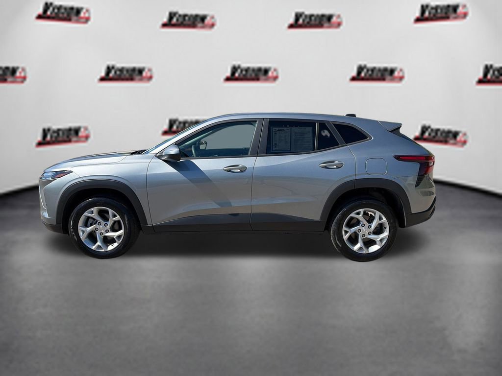 Used 2024 Chevrolet Trax LS w/ LS Convenience Package FWD image 9