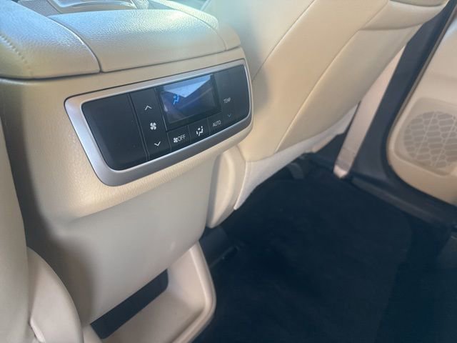 Used 2019 Toyota Highlander Plus image 11