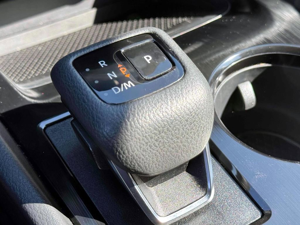 Used 2023 Nissan Rogue SV image 31