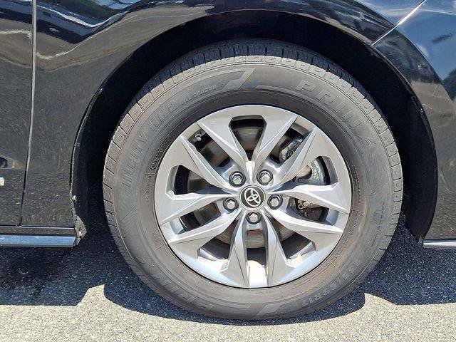 Certified 2021 Toyota Sienna XLE AWD/4WD image 8