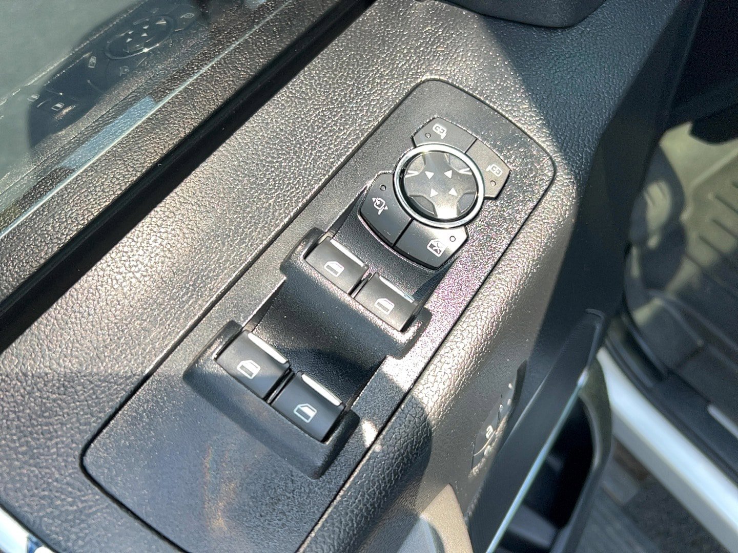 Used 2018 Ford F150 Platinum w/ Equipment Group 701A Luxury AWD/4WD image 15