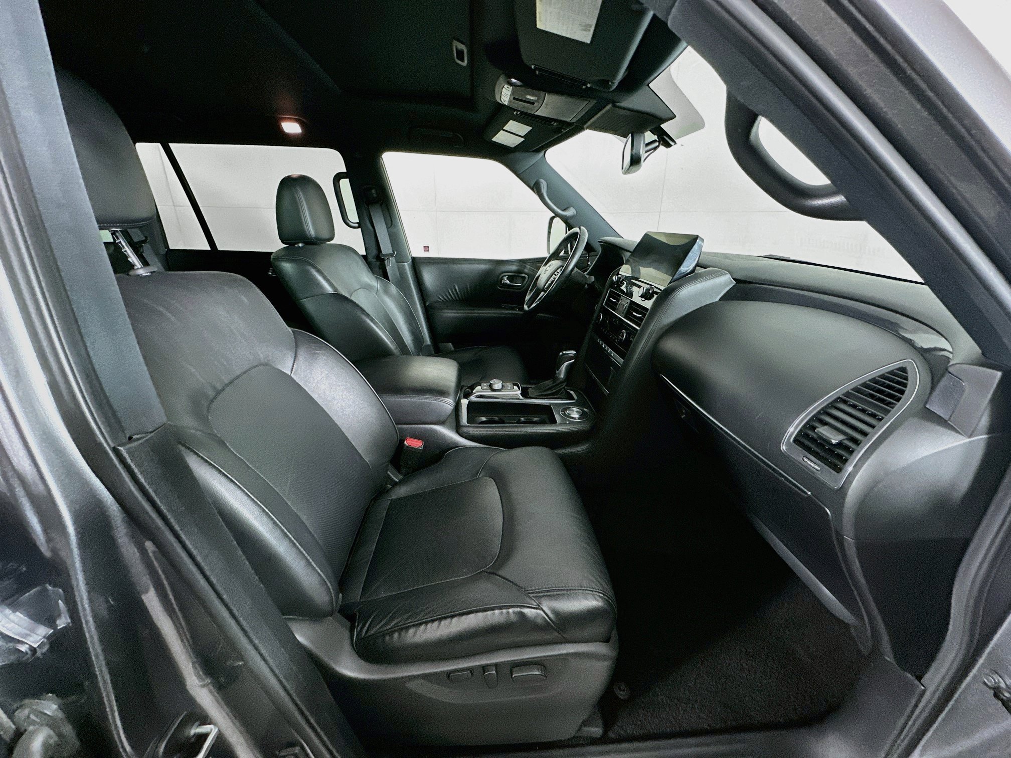 Used 2023 Nissan Armada SL w/ Midnight Edition Package RWD image 34