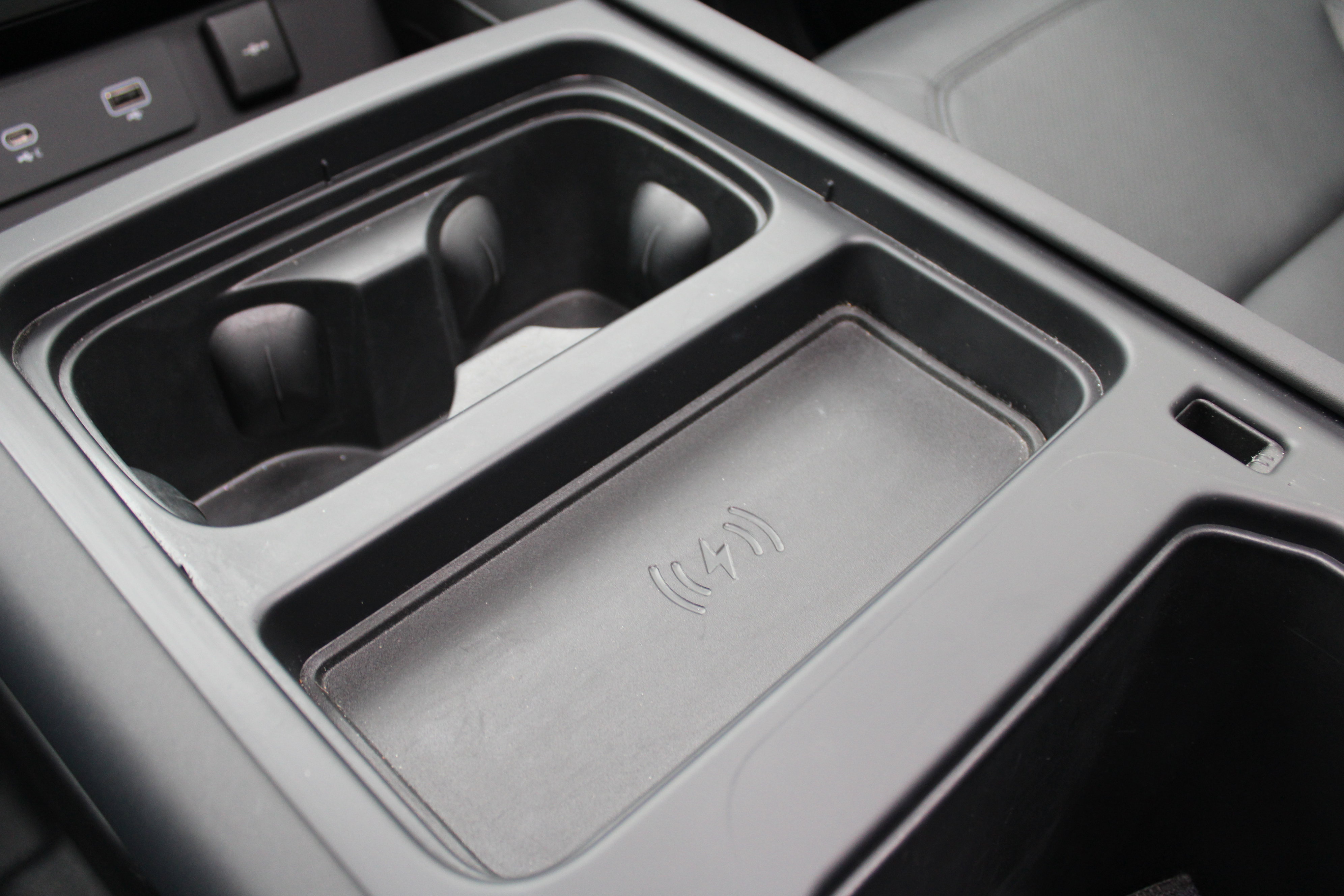 Used 2024 Land Rover Defender 110 S image 30