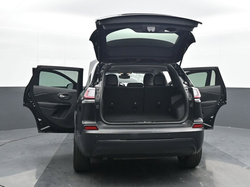 Used 2021 Jeep Cherokee Latitude Plus image 25