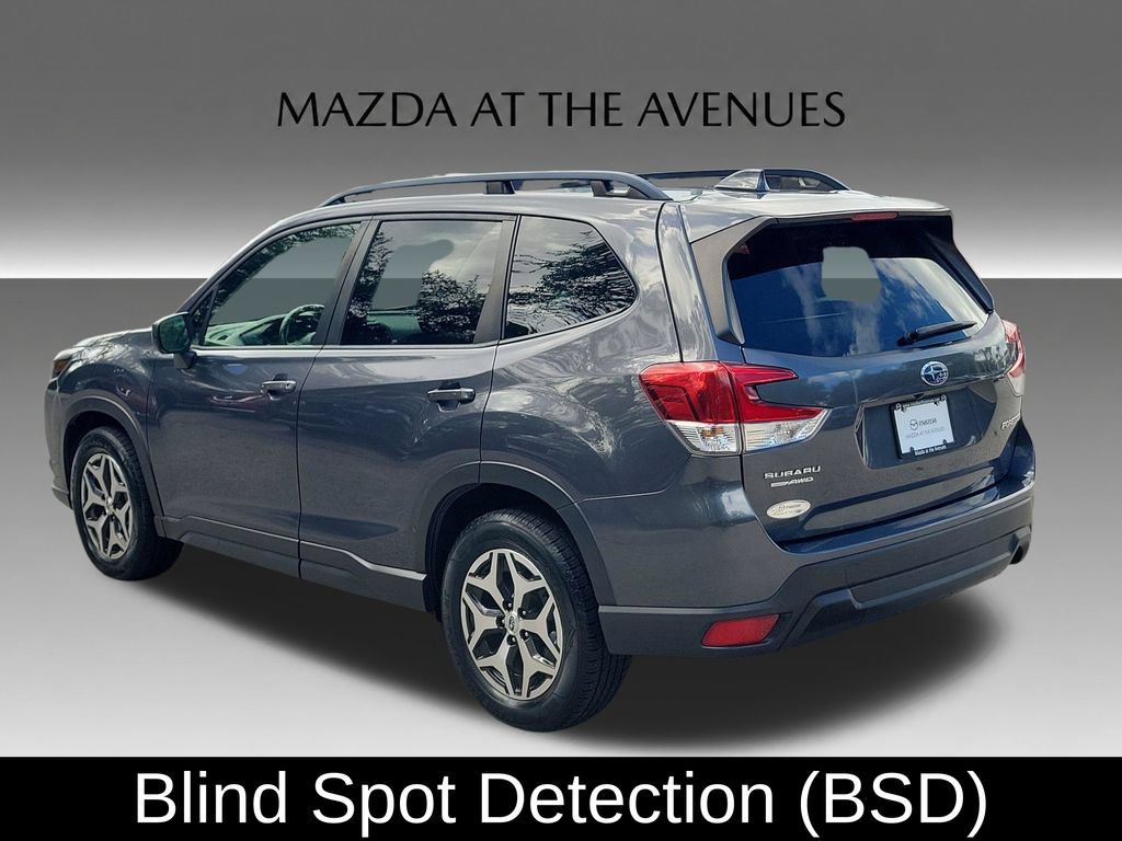 Used 2022 Subaru Forester Premium AWD/4WD image 5