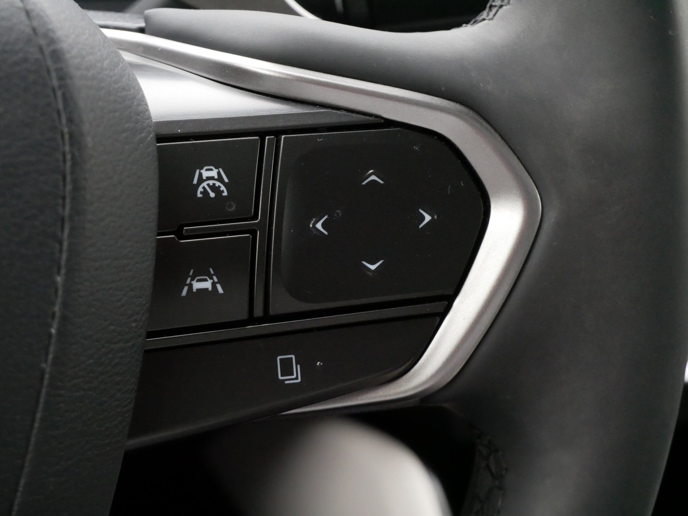 Used 2023 Lexus RZ 450e Premium w/ Technology Package image 25